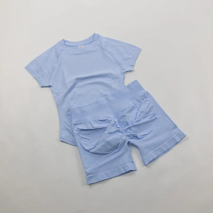 Seamless Yoga Set Fitted Workout Clothes Woman Gym Wear Short Sleeve Top Shirt Scrunch Booty Gym Shorts 2 Piece Sports Suits