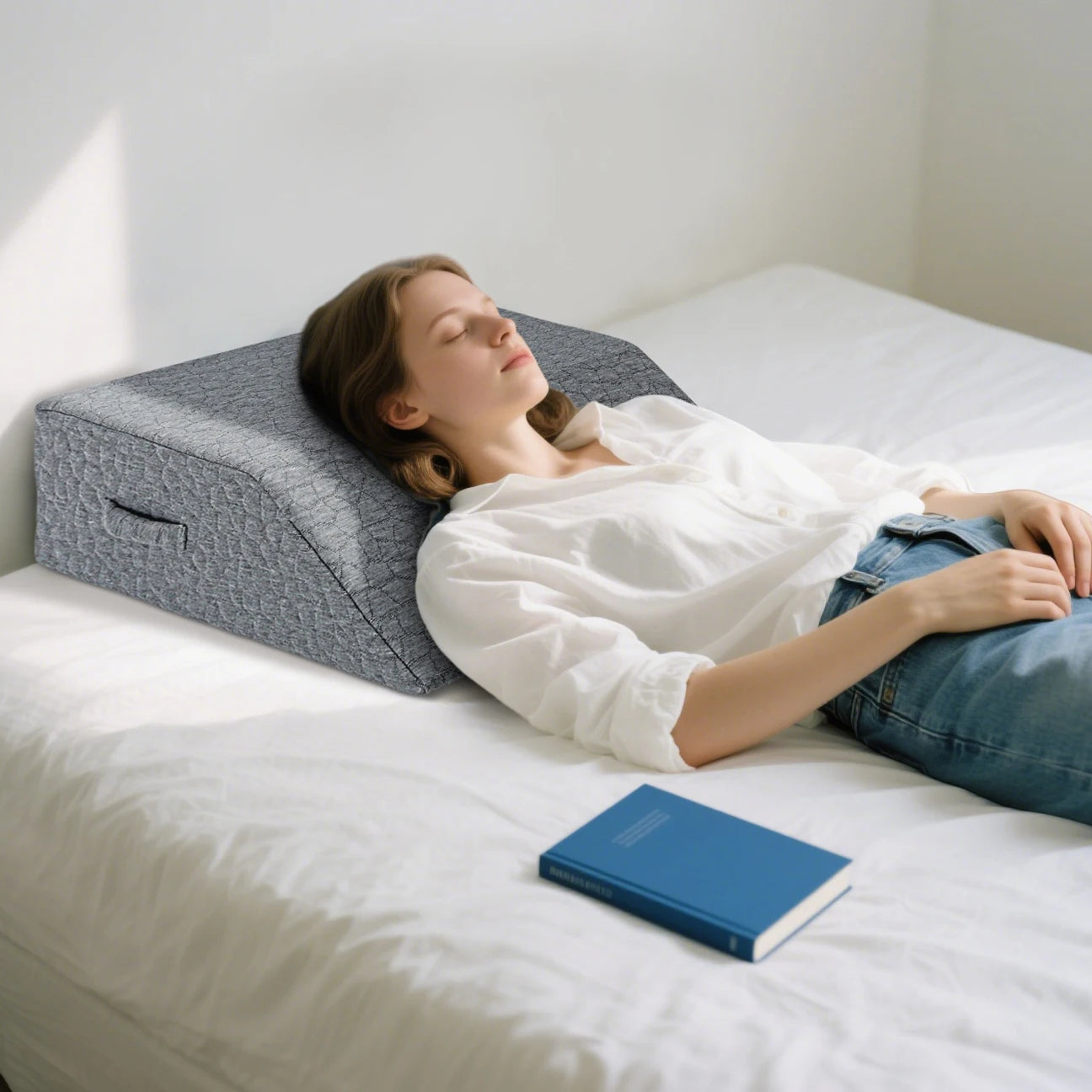 Leg Pillow Memory Foam High Resilience Bed Reading Relaxation Leg Pillow Rest Sleeping Leg Wedge Pillow for Side Sleeping