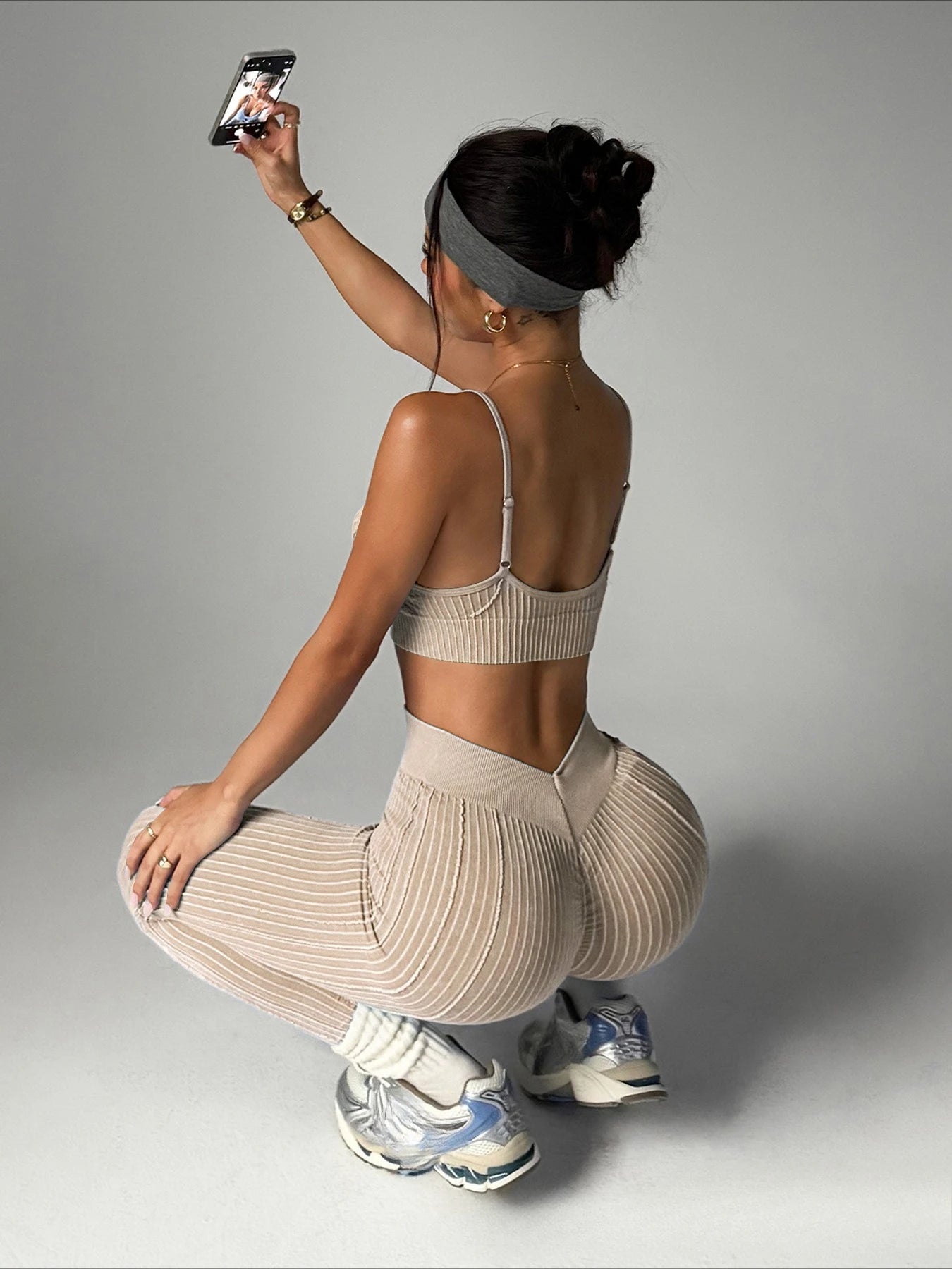 New Women's Seamless Tracksuit Fashion Cropped Tops+Pants 2 Piece Set Running Fitness Sports Gym Outfit Female Tight Yoga Sets