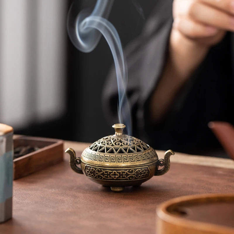 Antique Incense Burner Hollow Incense Holder With Cover Chinese Ancient Mini Ornament Home Office Decoration