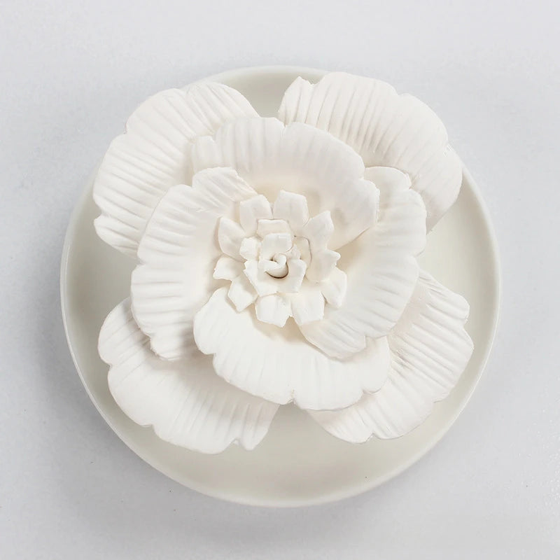 Exquisite Handmade Ceramic Flower Diffuser for Aromatherapy and Decoration
