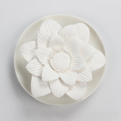Exquisite Handmade Ceramic Flower Diffuser for Aromatherapy and Decoration