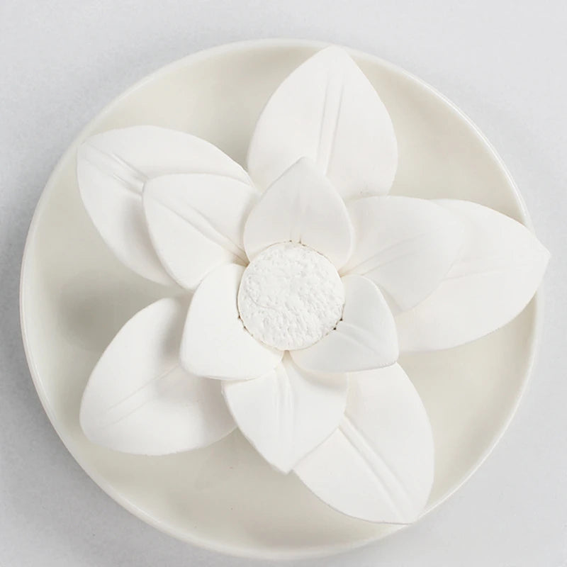 Exquisite Handmade Ceramic Flower Diffuser for Aromatherapy and Decoration