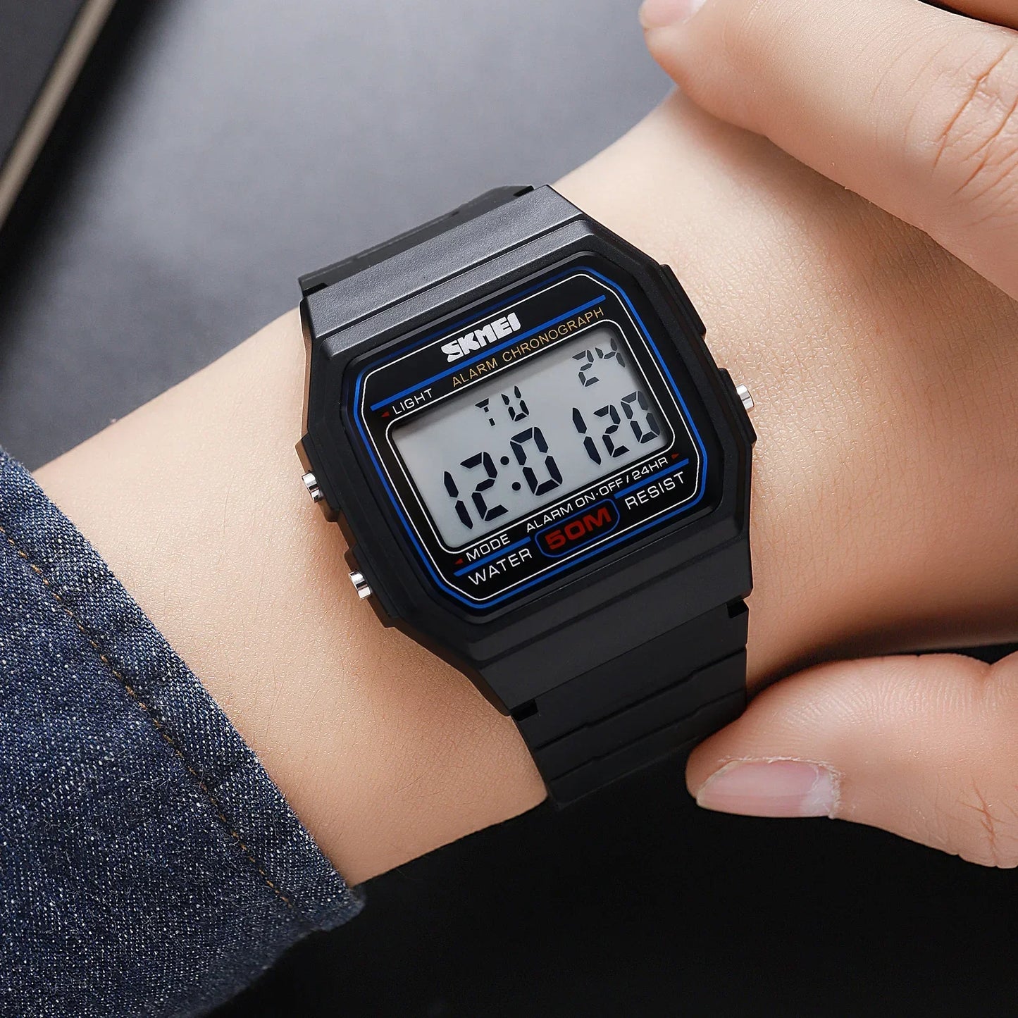 SKMEI Digital Sports Watch for Men Waterproof Chrono LED Display Date Week Mens Wristwatches Military Clock reloj hombre 2042