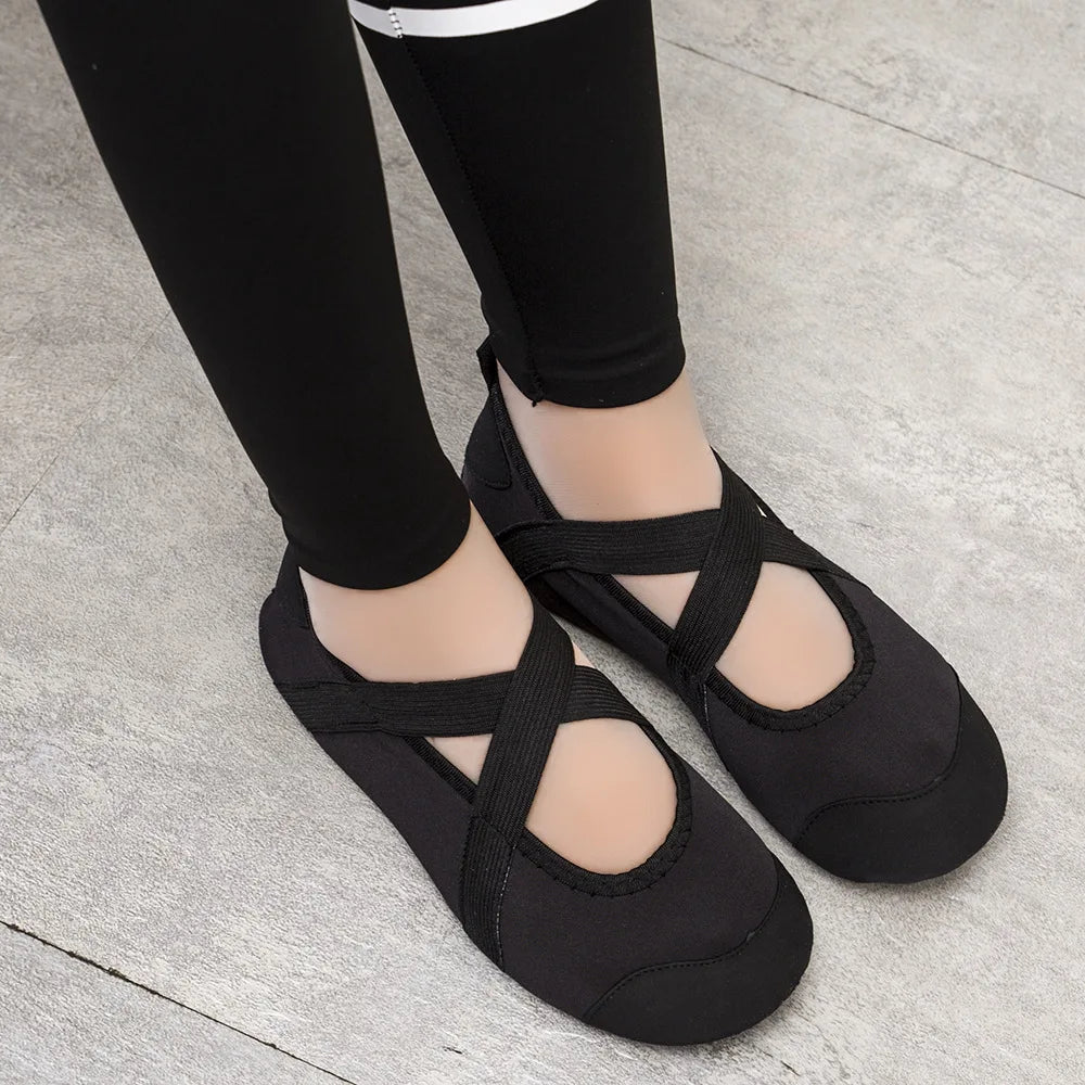 Women's Yoga Pilates Training Shoes Indoor Anti-Slip Home Beach Soft Bottom Jump Rope Sports Shoes Ballet Slippers