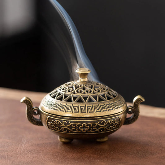 Small Incense Burner, Vintage Alloy Incense Burner with Hollowed Out Patterns, Household Room Aroma Diffuser, Mini Censer