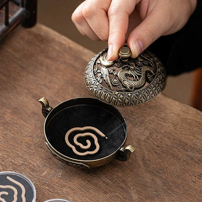 Antique Incense Burner Buddhist Hollow Incenses Holder With Cover Chinese Ancient Mini Censer Ornaments Home Office Decoration