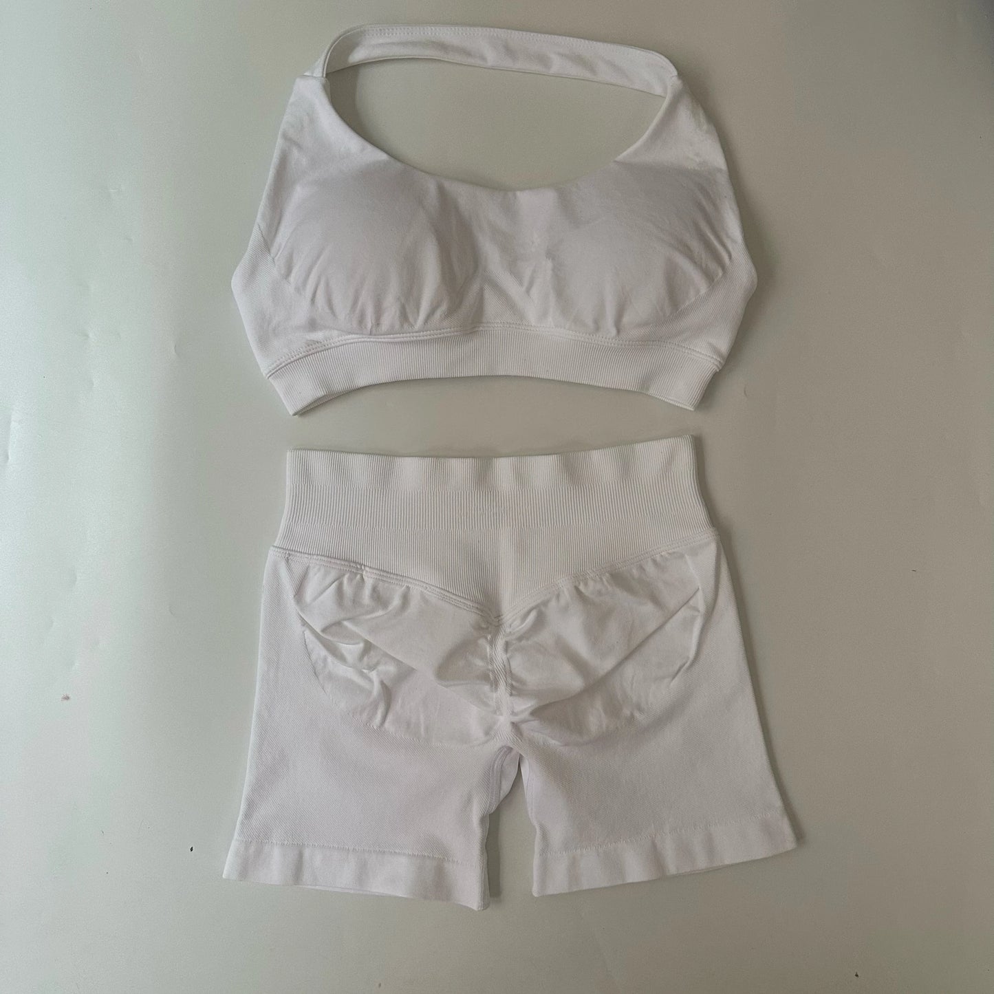Yoga Shorts Sets Seamless Yoga Set Women 2Pcs Halter Sports Bra Scrunch Butt Gym Shorts Set Workout Clothes Summer Sportswear